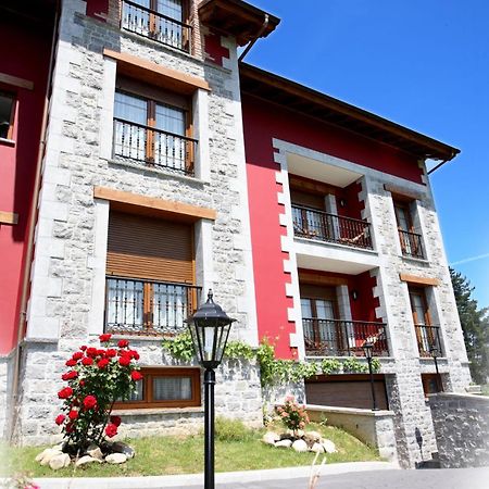Apartamentos Rurales La Vina Cangas de Onis Luaran gambar
