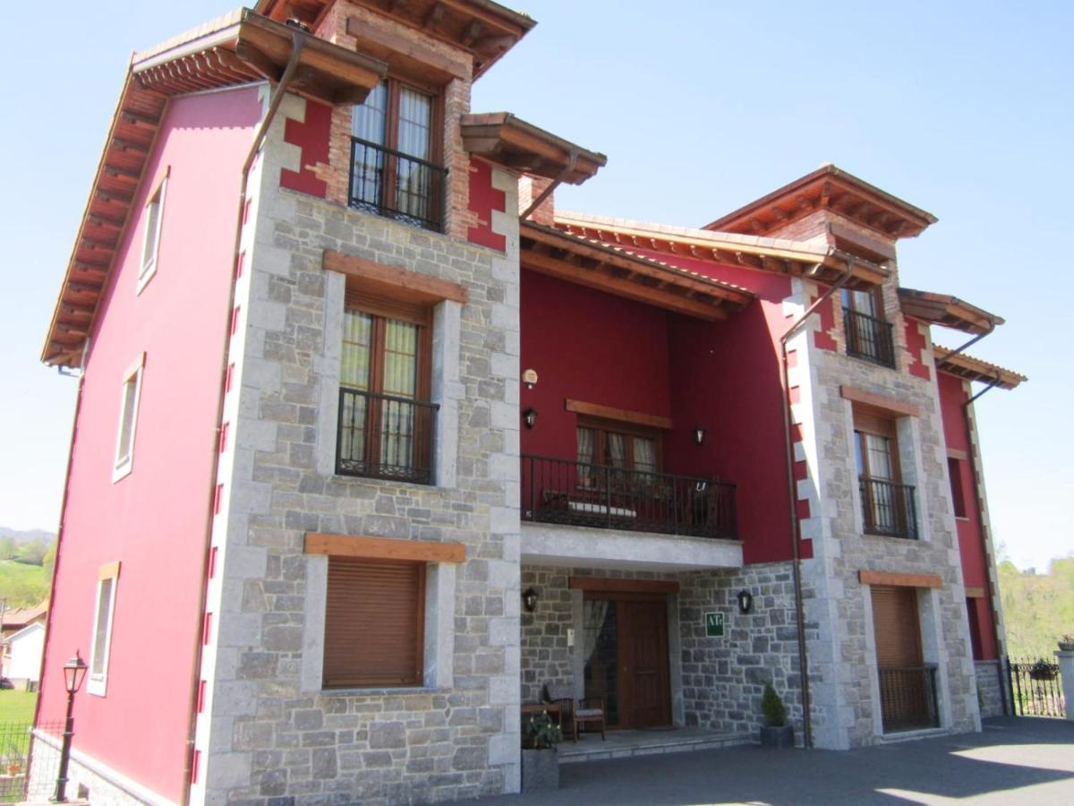 Apartamentos Rurales La Vina Cangas de Onis Luaran gambar