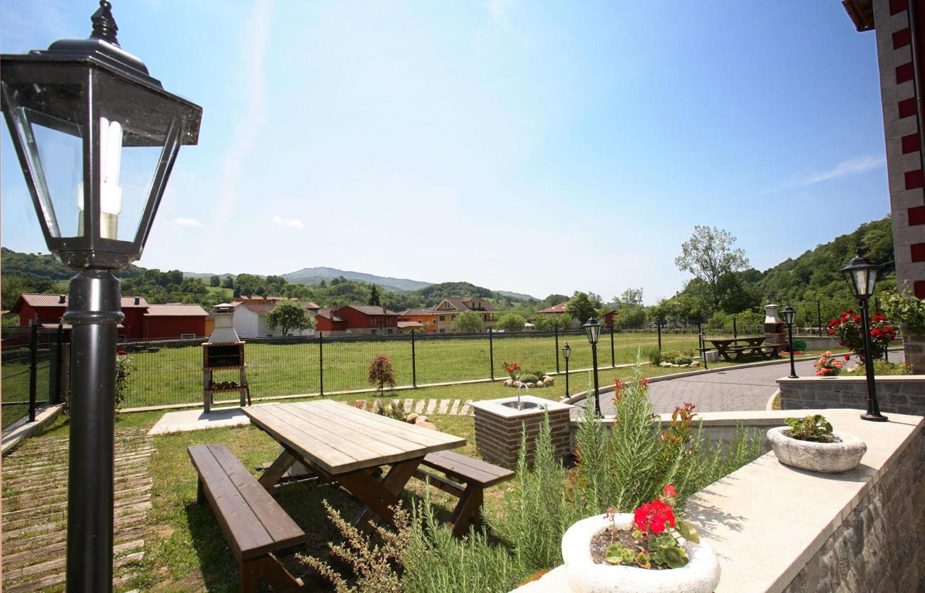 Apartamentos Rurales La Vina Cangas de Onis Luaran gambar