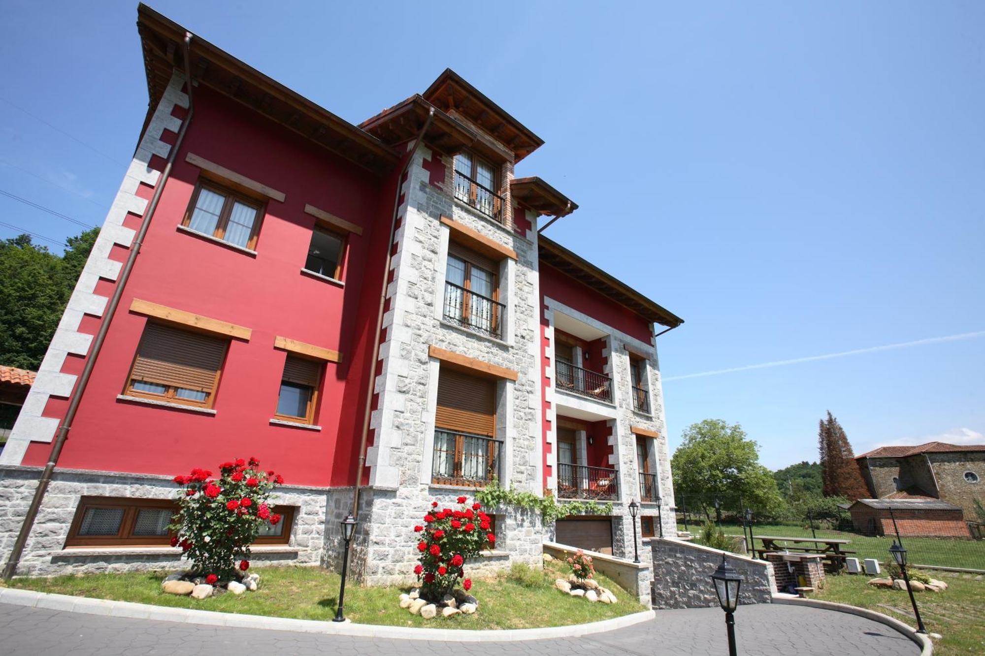 Apartamentos Rurales La Vina Cangas de Onis Luaran gambar