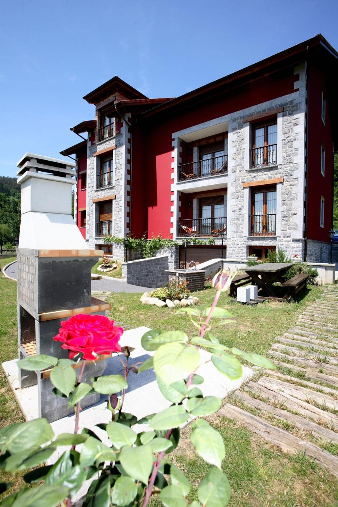 Apartamentos Rurales La Vina Cangas de Onis Luaran gambar