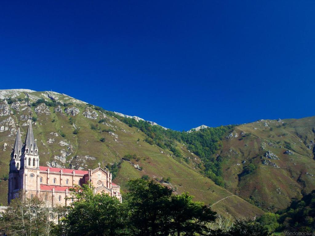 Apartamentos Rurales La Vina Cangas de Onis Luaran gambar